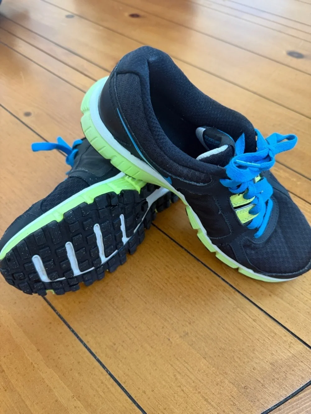 Men’s Nike Dual Fusion ST2 Sneakers | Black / Volt / Blue | Running Shoes - Picture 5 of 6